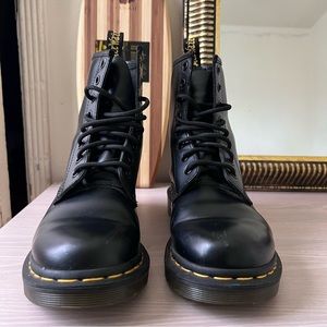 DR. MARTENS 1460 Womens Boots